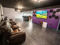 Serenity on Seven Acres - Luxurious Log Cabin