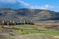 Modern Mountain Golf/Ski/Lake Retreat w/ Hot Tub - 무료 와이파이