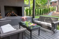 Luxury 3-bedroom House at UVA - Outdoor Fireplace 앨버말 카운티 호텔