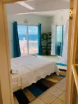 The Waves; Oceanfront 2 Bedroom. Gorgeous Sunrises. Relax With The Wave Rythyms