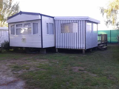 rent mobile home on 4 star campsite