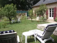 Charming gite in a small village with swimming pool Hotel a Vaureilles