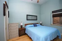 Shady Grove Cottage -Natural Setting In Town