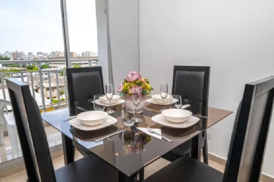 Beautiful 3 bedroom 2 bath apartment Hotels in 