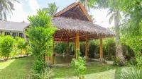 Breathtaking Siargao Island Villa for Groups: Ocean Views & B'Fast Incl.  호텔