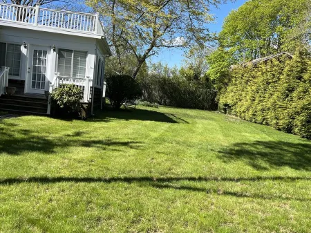 Home page of Southampton Village Отели рядом с достопримечательностью «Cryder Beach»