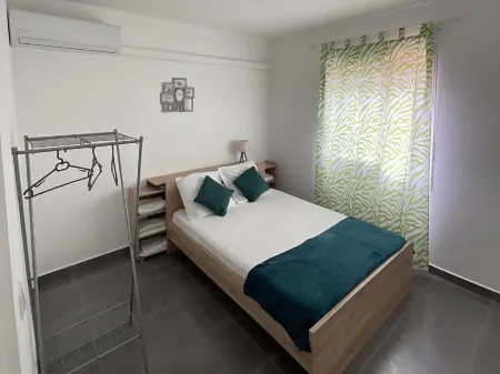 Évasion Tropicale : Villa de Rêve Avec Piscine