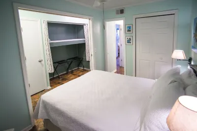 Oceanfront condo in gated complex w/ pool, tennis, beach & amazing sunsets!