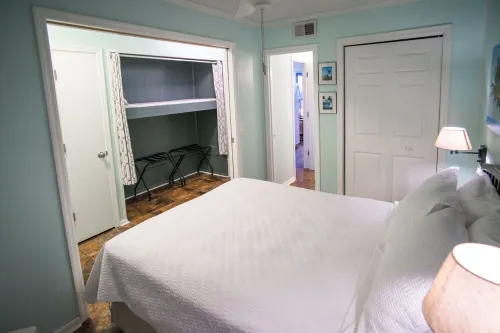 Oceanfront condo in gated complex w/ pool, tennis, beach & amazing sunsets!