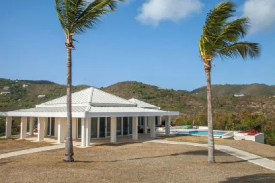 Exquisite house overlooking Caribbean ocean, 7.7 gated acres. Hotel a 