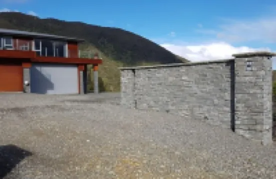 Luxury Self Contained Unit,Wide Views Hotels in 