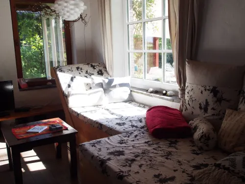 Cozy house right on the dike - with a large, dreamy apple orchard