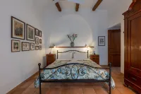 Villa Among Centuries-Old Olive Trees Just Minutes from the Sea - 2-Star