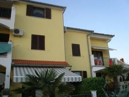 Beautiful 2 apartment newly renovated, W-LAN, super last minute offers Отели в г. Медулин