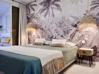 Independent 1BR Apartment, 5 min walk to the beach, restaurants and shops