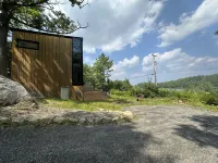 Modern Glass Cottage facing Lake with Hot tub Hotels in Algonquin Highlands