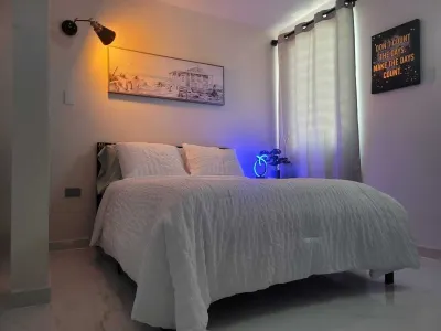 Vadis's Lux Studio in beautiful Mayagüez with WiFi, AC, laundry