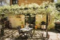 Wild Olive Cottage  Clare Valley