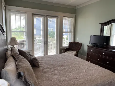 Time to Plan a Fall Break! Great Public Beach and Access-Private Pool