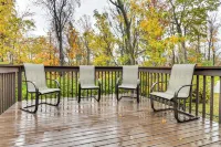 Cozy Ohio Home - Deck, Arcade Games and Near Golfing - Bungalows