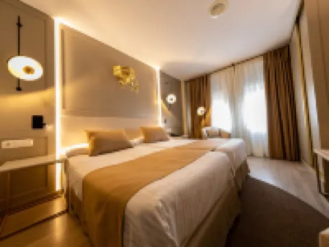 فندق كازابلانكا فنادق في ألمونيكار