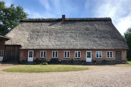 Holiday home with a large garden