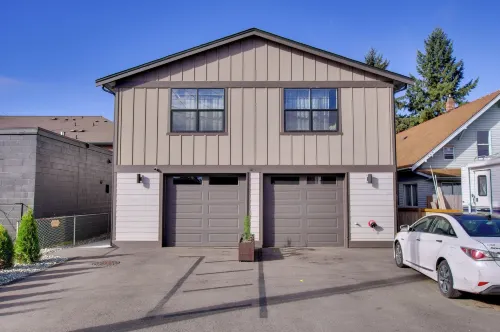 Monroe Apartment Near Evergreen State Fairgrounds! - parking