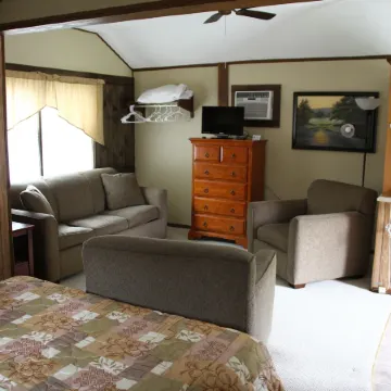 Kennebunk Gallery Motel and Cottages