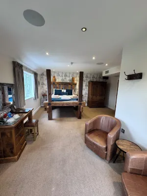 The White Hart Inn - Homestays