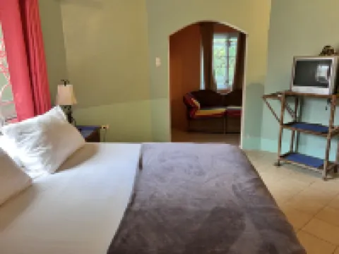 Jah Freedom Inn Negril โรงแรมในเนกริล