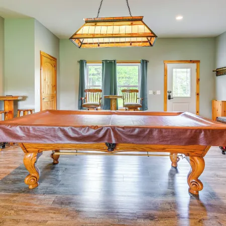 Mtn-View Home 6 Mi to Jay Peak Resort Fish and Hike