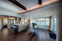 Qualicum Beach Ocean Suites Hotels in Qualicum Beach