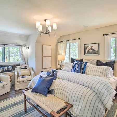 Chic Lake House w/ Furnished Deck & Hot Tub!