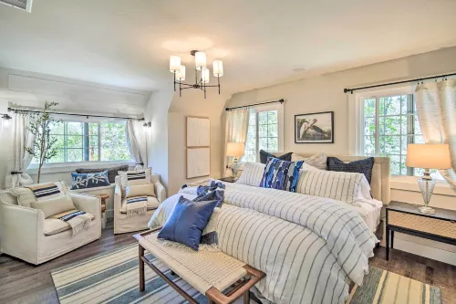 Chic Lake House w/ Furnished Deck & Hot Tub!