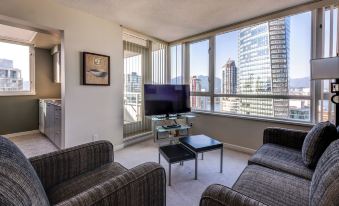 Carmana Hotel & Suites
