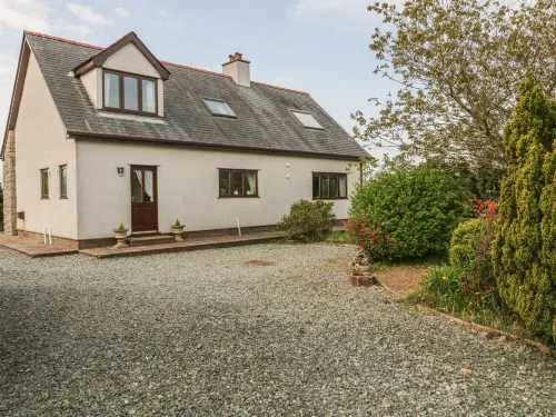 CAE Glas Hotel a Trewalchmai