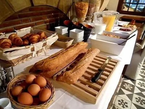 Logis - Hôtel Restaurant l'Ecu de France Hotels in Pithiviers