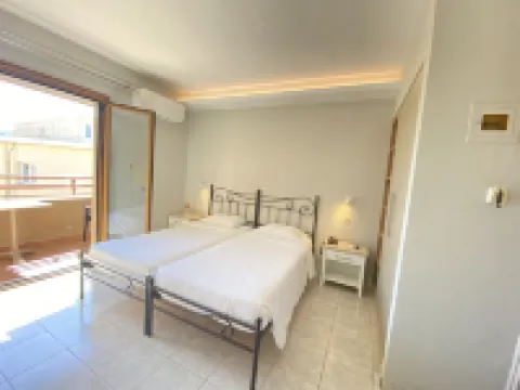 Louvre Hotel