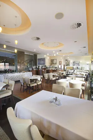 Hotel Gold Отели рядом с достопримечательностью «Swinoujscie Beach»