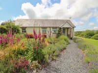 Blaenffynnon Bach Hotels in Manordeifi
