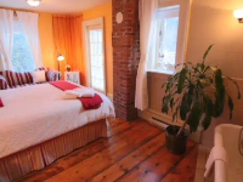 La Belle Victorienne Hotels in Magog