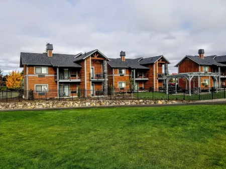 Resort at Eagle Point Golf Club Lodging Отели в г. Игл Пойнт