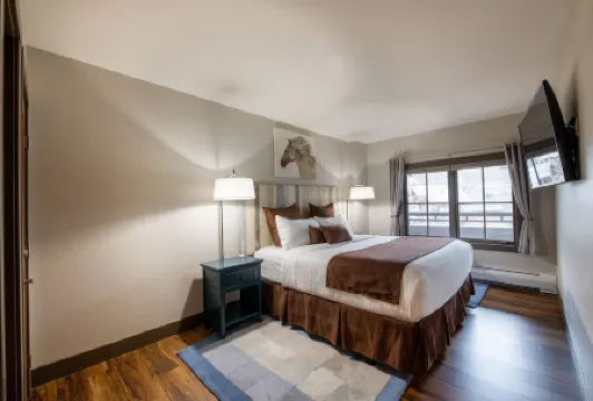 Slopeside Ski-in Ski-Out Condo - Zephyr Mountain Lodge Premium-Rated 1214