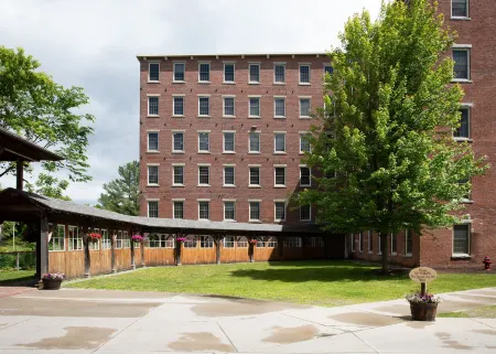 The Common Man Inn & Restaurant