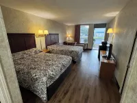 Riverfront Lodge