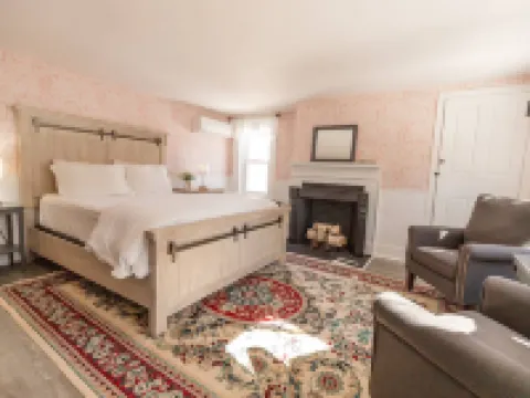 Blue Bear Inn Hotels in Hillsborough County