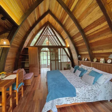 Sacha Urco Lodge -Private Cloud Forest Reserve in Mindo-4X4 Recommended March-April