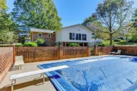 1 Mi to Dtwn: Home w/ Fire Pit & Deck in Hudson! - 3-Star