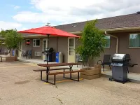 Prairie Mountain Inn فنادق في داوفن