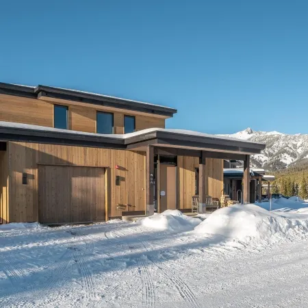 8a Treeline 5 Bedroom Home by Moonlight Basin Lodging